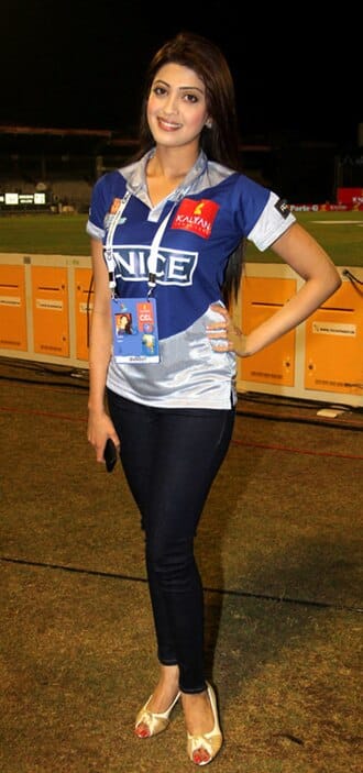 pranitha subhash hot images